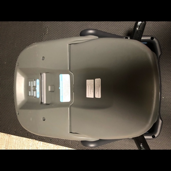 UppaBaby Mesa Carseat Base - Picture 6 of 7